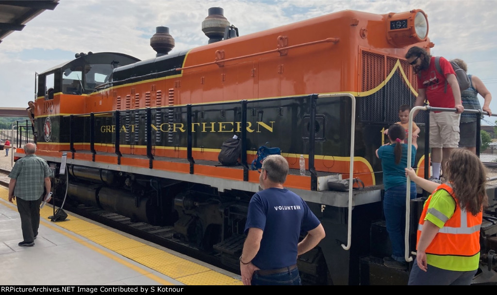 Great Northern NW5 switcher at National Train Day June 3 - St Paul MN Depot